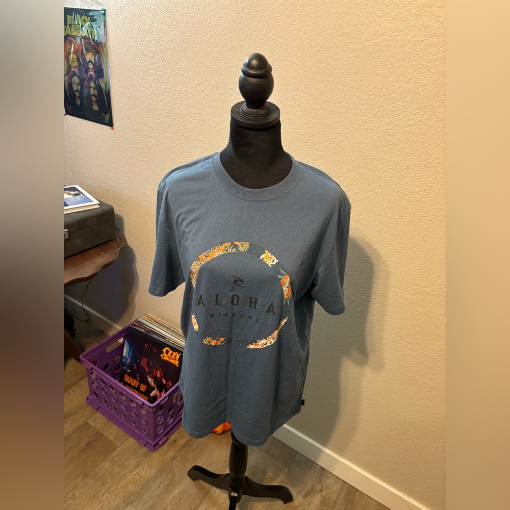 Large gray blue RipCurl tee